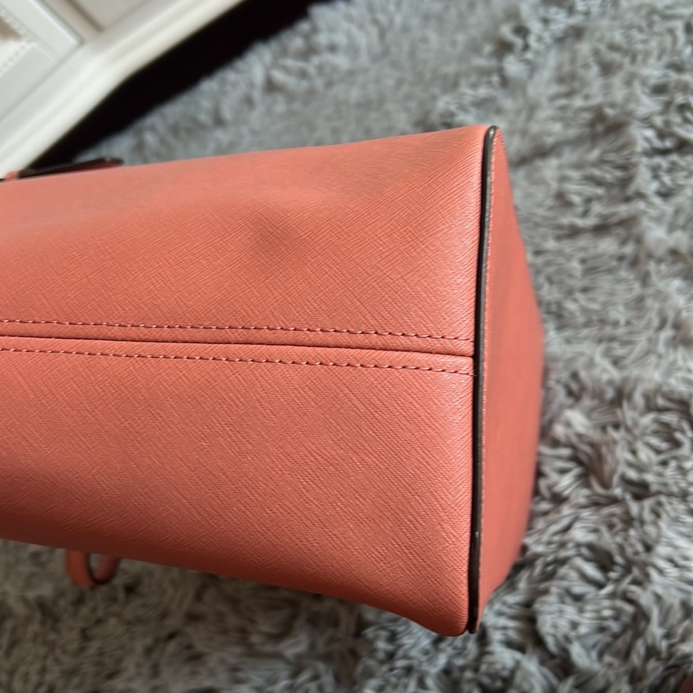 Michael Kors Tote Bag - Picture 13 of 14